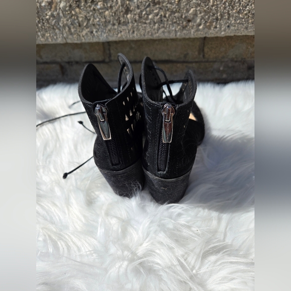 Vince Camuto Suede Lace Sandals Size US 7 Women Black With Back Zipper - Picture 4 of 12